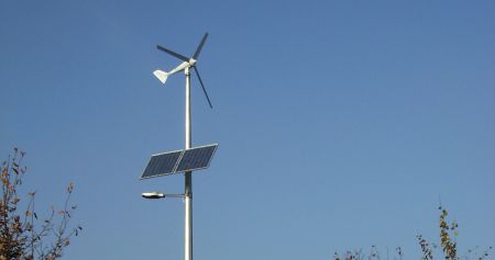 Latarnie wykorzystujące energię wiatru i słońca